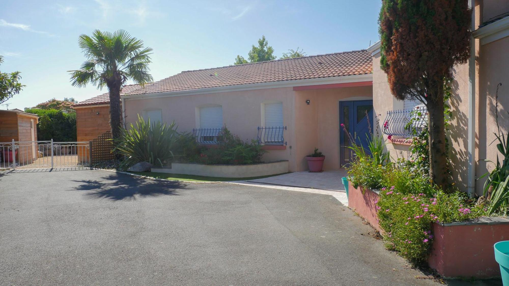 Les Gites De Bellevue Nueil-sous-les-Aubiers Exterior photo