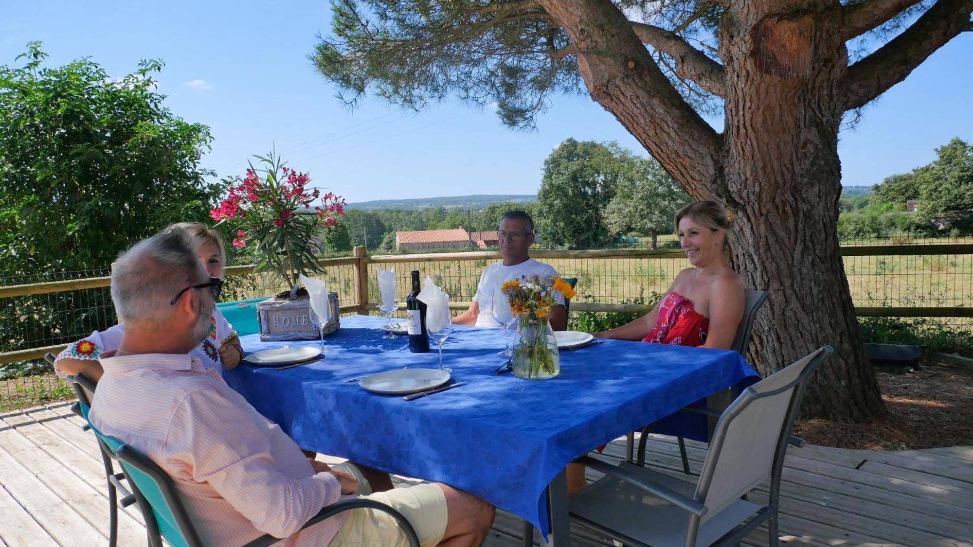 Les Gites De Bellevue Nueil-sous-les-Aubiers Exterior photo